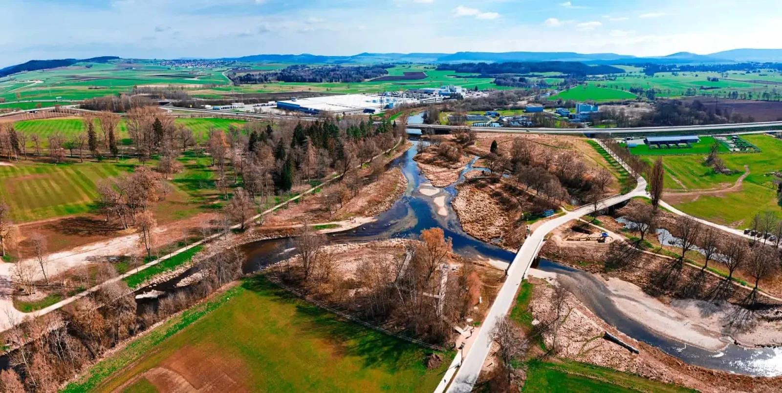 Tuna Nehri kurudu: İki ülkenin kara parçası birleşti